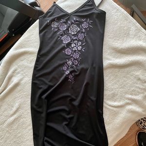 Sexy vintage dress with purple flower beaded appliqué
